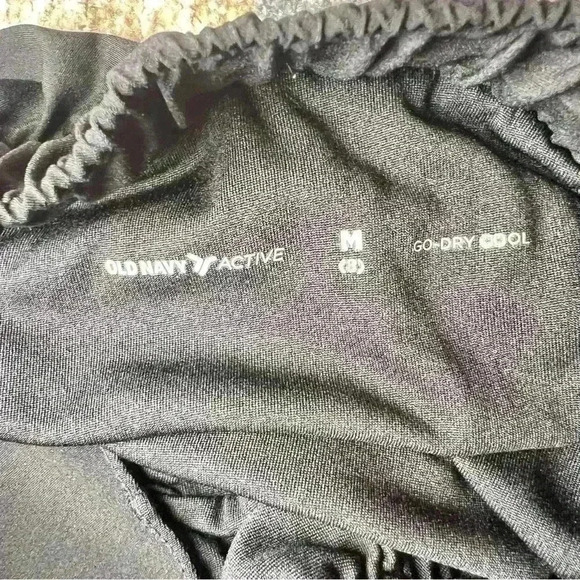 Old Navy Girl’s Ruffle-Front Dolphin-Hem Run Shorts in Black Size Medium (8) - Picture 8 of 11